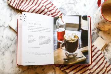 ROMANTIC COCKTAILS: Craft Cocktail Recipes for Couples, Crushes, and Star-Crossed Lovers - McLafferty [KSIĄŻKA]