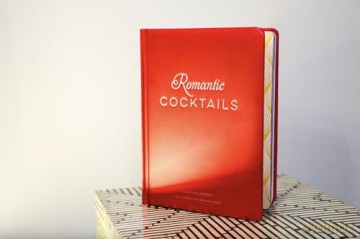 ROMANTIC COCKTAILS: Craft Cocktail Recipes for Couples, Crushes, and Star-Crossed Lovers - McLafferty [KSIĄŻKA]