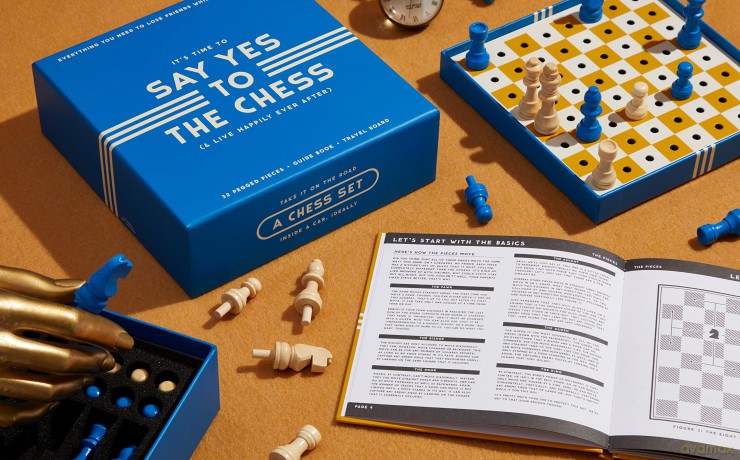 Say Yes To The Chess Game Set - Brass Monkey [KSIĄŻKA]
