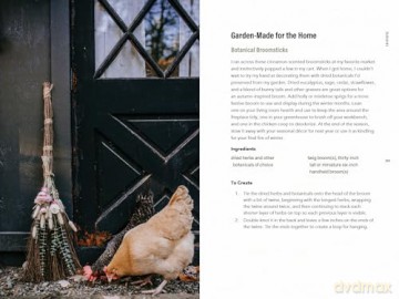 Seasonal Living with Herbs: How to Grow, Harvest, Preserve and Use Herbs Year Round (Seasonal Herbs, Herbal Gardening) - Jess Buttermore [KSIĄŻKA]