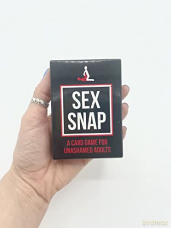 Sex Snap: A Card Game for Unashamed Adults [KSIĄŻKA]