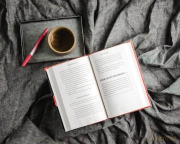 She Speaks Fire: Battling Shame, Reigniting Your Faith, and Claiming Your Purpose - Mariela Rosario [KSIĄŻKA]