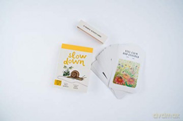 Slow Down: 30 mindful activity cards - Emily Sharratt [KSIĄŻKA]