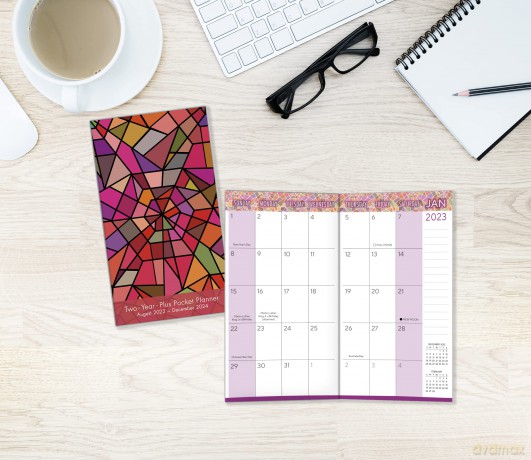 Stained Glass August 2022 - December 2024 Two-Year-Plus Pocket Planner (CHECKBOOK2 YEAR POCKET PLANNER) [KSIĄŻKA]