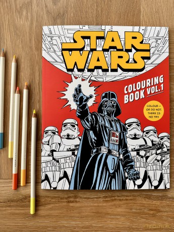 Star Wars Colouring Book Volume 1: Featuring a galaxy of iconic locations, favourite characters and more! - Walt Disney [KSIĄŻKA]