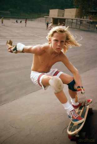 Sun. Skate. Seventies.: 100 Postcards: - Box of Collectible Postcards Featuring Lifestyle Photography from the Seventies, Great Gift for Fans of Vintage Photography, Fashion, and Skateboarding - Hugh Holland [KSIĄŻKA]