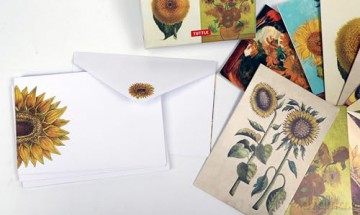 Sunflowers - 12 Blank Note Cards: 12 Blank Cards in 6 Designs with 12 Envelopes in a Keepsake Box - Tuttle Studio [KSIĄŻKA]