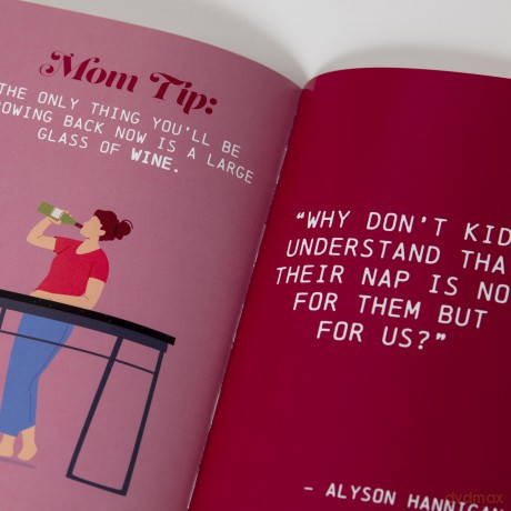 Surviving Motherhood One Glass of Wine at a Time: Funny Parenting Gift Book - Bee Three Books [KSIĄŻKA]