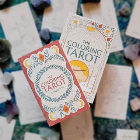 The Coloring Tarot: A Deck and Guidebook to Color and Create - Sarah Lyons [KSIĄŻKA]
