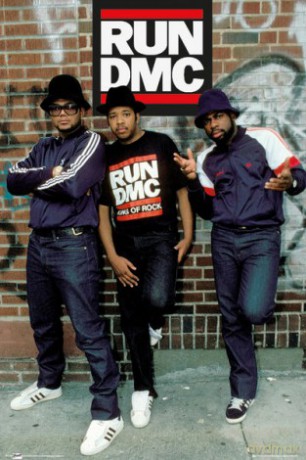 RUN DMC przy ścianie [PLAKAT]