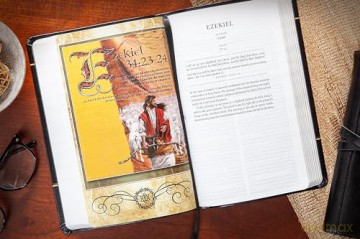 The Illuminated Messiah Bible: 66 Portraits of Jesus (Kjv) - Tim Gagnon [KSIĄŻKA]