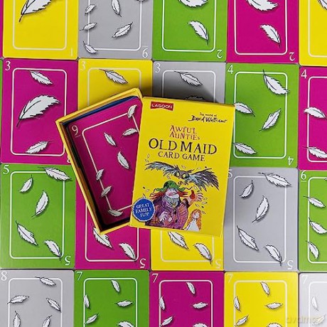 The Lagoon Group 2241 David Walliams Awful Auntie's Old Maid Card Game, Yellow [KSIĄŻKA]
