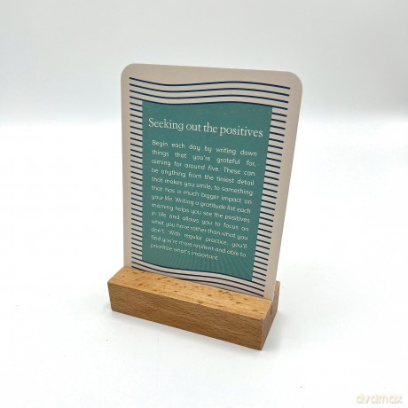 The Little Box of Daily Rituals: 52 Cards with Simple Steps to Help You Improve Your Self-Care Routine [KSIĄŻKA]
