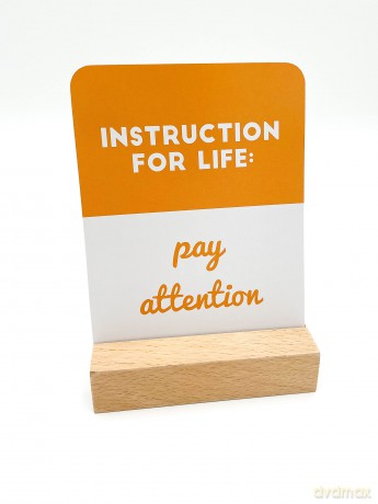 The Little Box of Mindfulness: 52 Beautiful Cards to Help You Live in the Moment [KSIĄŻKA]