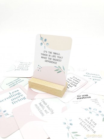 The Little Box of Wellbeing: 52 Beautiful Self-Care Cards to Soothe and Restore [KSIĄŻKA]