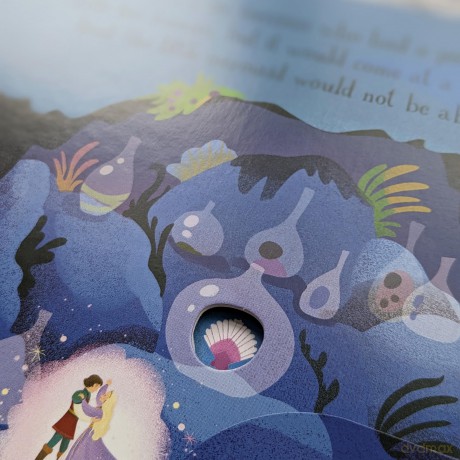 The Little Mermaid (Fairy Tale Die-Cut Board Book) - Sara Ugolotti [KSIĄŻKA]