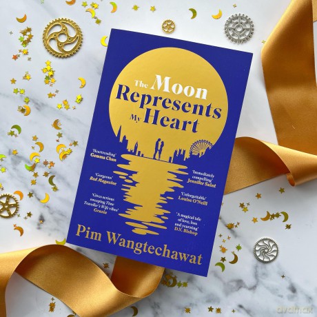 The Moon Represents My Heart - Pim Wangtechawat [KSIĄŻKA]