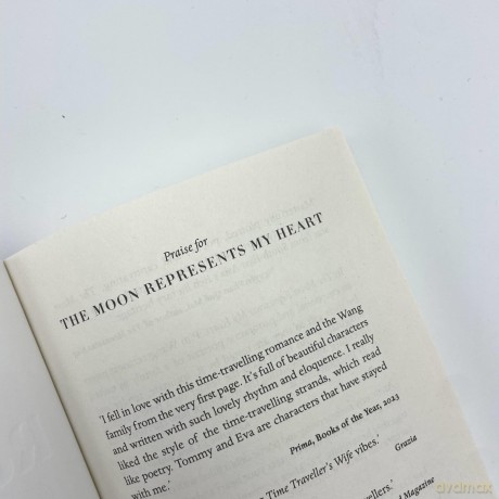 The Moon Represents My Heart - Pim Wangtechawat [KSIĄŻKA]