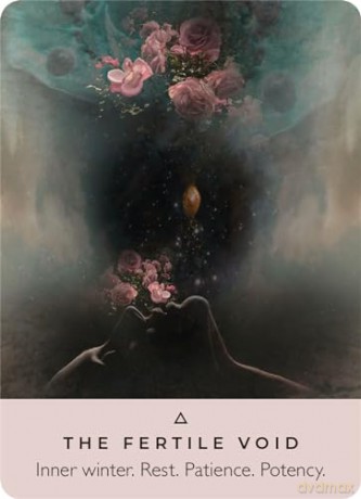 The Rose Pocket Oracle: A 44-Card Deck and Guidebook - Rebecca Campbell [KSIĄŻKA]