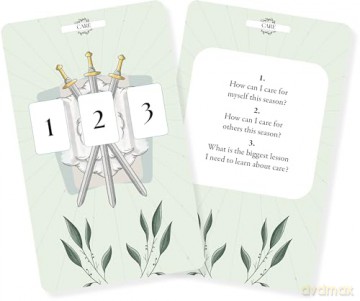 The Tarot Spreads Year: An inspiration deck for getting to know yourself - Chelsey Pippin Mizzi [KSIĄŻKA]