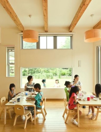 The World Designed for Children: Complete Works of Hibino Sekkei Youji no Shiro and KIDS DESIGN LABO - Taku Hibino [KSIĄŻKA]