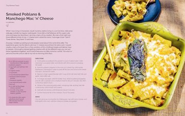Tiny Kitchen Feast: Plant-based Recipes from a Traveling Chef - Natalie Rodriguez [KSIĄŻKA]