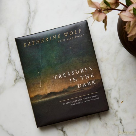 Treasures in the Dark: 90 Reflections on Finding Bright Hope Hidden in the Hurting - Wolf [KSIĄŻKA]
