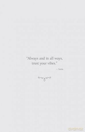 Trust Your Vibes Guided Journal: Reclaim the Missing Piece and Access Your Intuition in 5 Minutes a Day - Sonia Choquette [KSIĄŻKA]