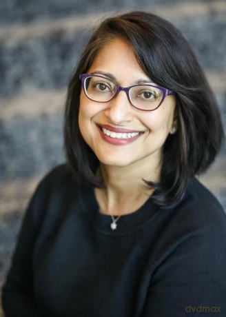 Under the Tamarind Tree: A beautiful novel of friendship, hidden secrets, and loss - Nigar Alam [KSIĄŻKA]