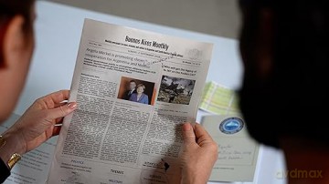 University Games Murder Mystery Party Case Files Death In Antarctica [KSIĄŻKA]
