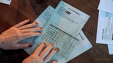 University Games The Night Hunter Murder Mystery Party Game [KSIĄŻKA]
