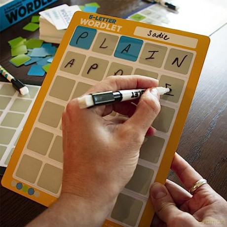 University Games Wordlet Game [KSIĄŻKA]