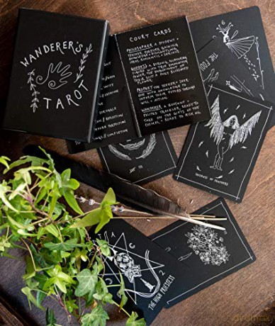 Wanderer's Tarot: 78 Cards and Fold-out Guide - Casey Zabala [KSIĄŻKA]