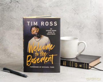 Welcome to the Basement: An Upside-Down Guide to Greatness - Tim Ross [KSIĄŻKA]