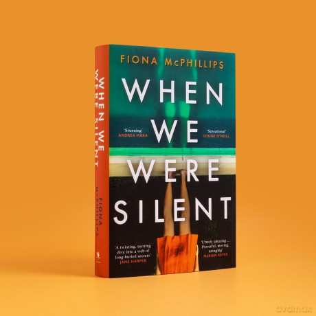 When We Were Silent: A gripping and addictive feminist dark academia thriller - Fiona McPhillips [KSIĄŻKA]