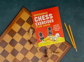 Winning Chess Exercises for Kids: Tactics and Strategies to Outsmart Your Opponent - Viktoria Ni [KSIĄŻKA]