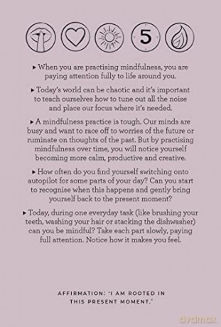 Yoga Anywhere - 50 Simple Movements, Postures and Meditations for Any Place, Any Time - Hannah Barrett [KSIĄŻKA]