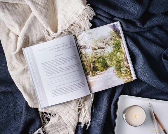 You're Going to Make It: 50 Morning and Evening Devotions to Unrush Your Mind, Uncomplicate Your Heart, and Experience Healing Today - Lysa TerKeurst [KSIĄŻKA]