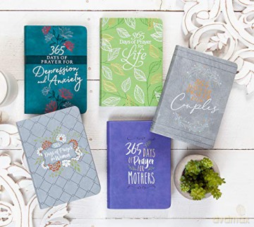365 Days of Prayer for Women (Imitation Leather) Guided Prayers and Daily Devotions for Women, Perfect Gift for Mother s Day, Birthdays, and More [KSIĄŻKA]