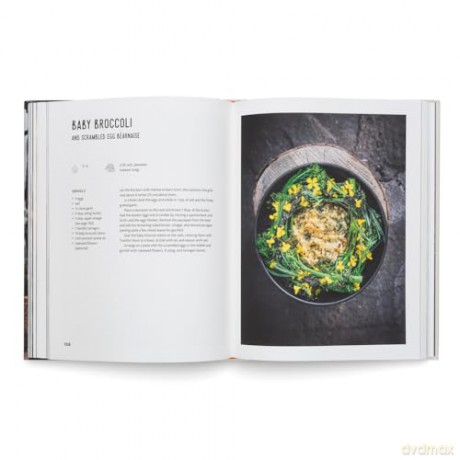Cooking Greens on Fire: Vegetarian Recipes for the Dutch Oven and Grill - Nicolai Tram [KSIĄŻKA]