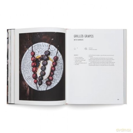 Cooking Greens on Fire: Vegetarian Recipes for the Dutch Oven and Grill - Nicolai Tram [KSIĄŻKA]