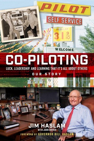 Co-Piloting: Luck, Leadership, and Learning That It's All about Others: Our Story - Jim Haslam [KSIĄŻKA]