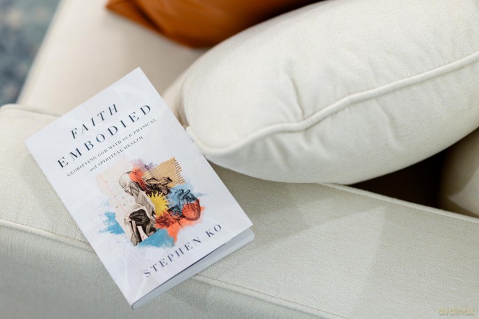 Faith Embodied: Glorifying God with Our Physical and Spiritual Health - Ko Stephen [KSIĄŻKA]