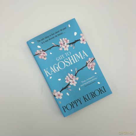 Gate to Kagoshima: 'Fun, romantic and heartbreaking.' Pim Wangtechawat, author of The Moon Represents my Heart (Ancestor Memories) - Poppy Kuroki [KSIĄŻKA]