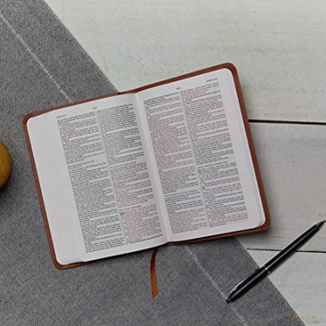 KJV, Value Thinline Bible, Compact, Leathersoft, Brown, Red Letter, Comfort Print: Holy Bible, King James Version [KSIĄŻKA]