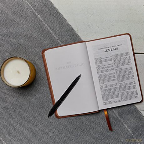 KJV, Value Thinline Bible, Compact, Leathersoft, Brown, Red Letter, Comfort Print: Holy Bible, King James Version [KSIĄŻKA]
