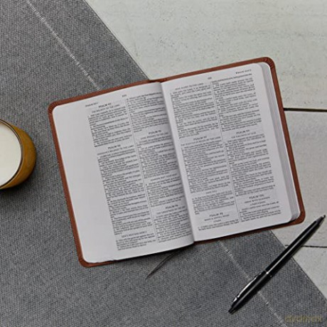 KJV, Value Thinline Bible, Compact, Leathersoft, Brown, Red Letter, Comfort Print: Holy Bible, King James Version [KSIĄŻKA]