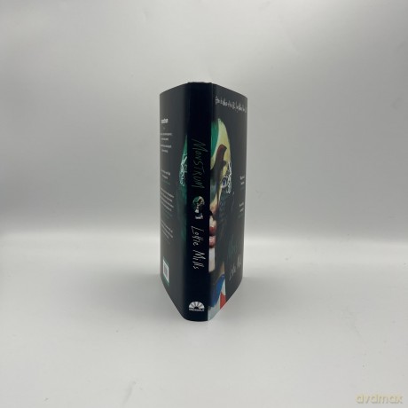 Monstrum: From the winner of the BBC Young Writers' Award 2020 - Lottie Mills [KSIĄŻKA]