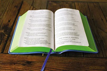 NIrV, Giant Print Compact Bible for Boys, Leathersoft, Blue, Comfort Print: New International Reader's Version, Blue, Leathersoft, Giant Print Compact Bible for Boys, Comfort Print [KSIĄŻKA]