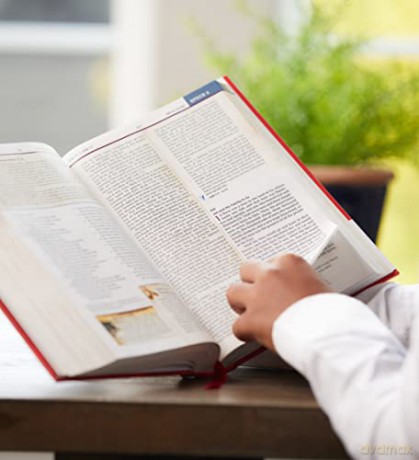 NKJV, Chronological Study Bible, Leathersoft, Black, Comfort Print: Holy Bible, New King James Version [KSIĄŻKA]